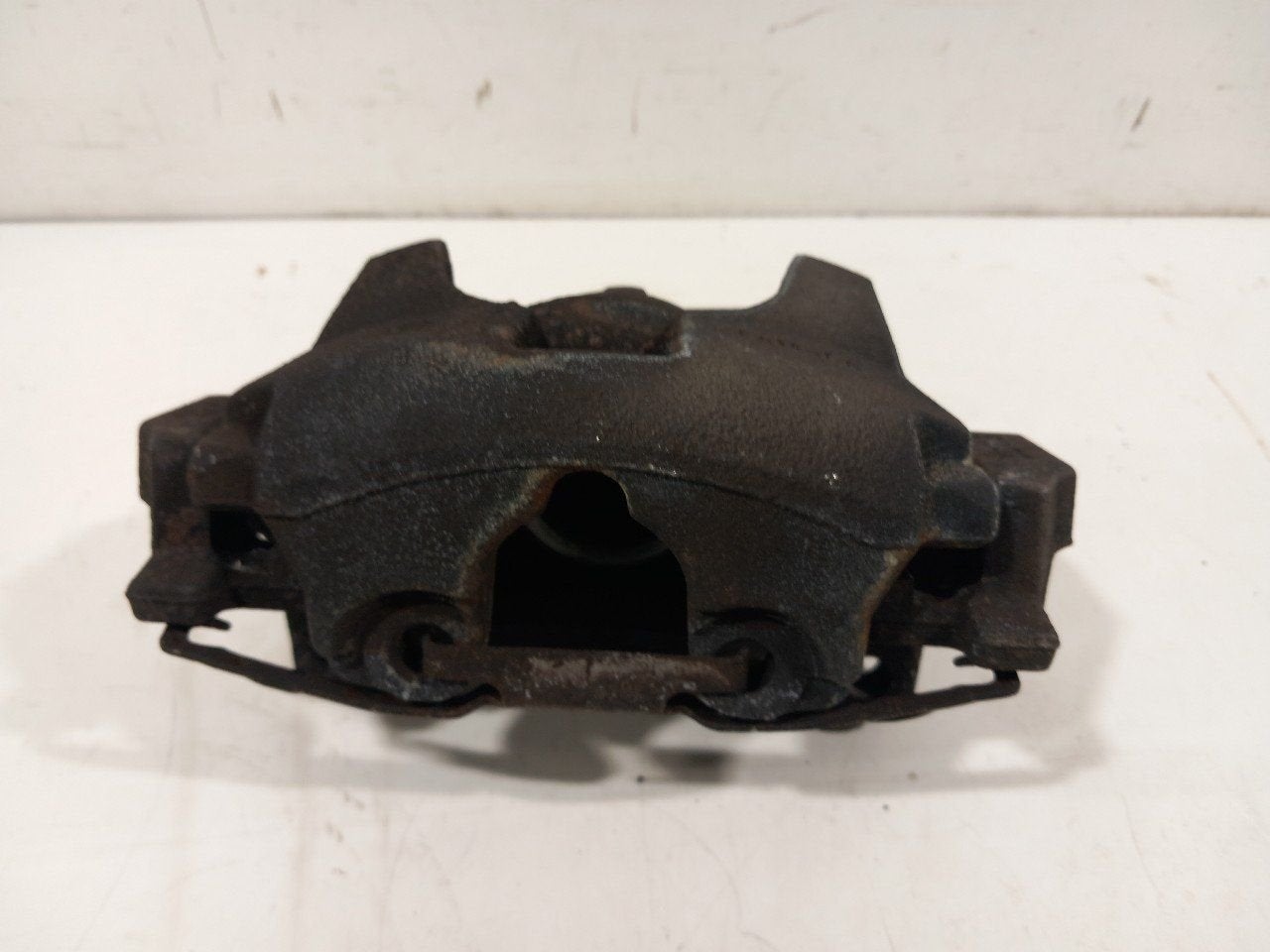 Remklauw links voor Land Rover Evoque, Onderdelen@venauto.nl, Van der Ven Autorecycling B.V., Ettenseweg 76, 4706 PB Roosendaal, The Netherlands