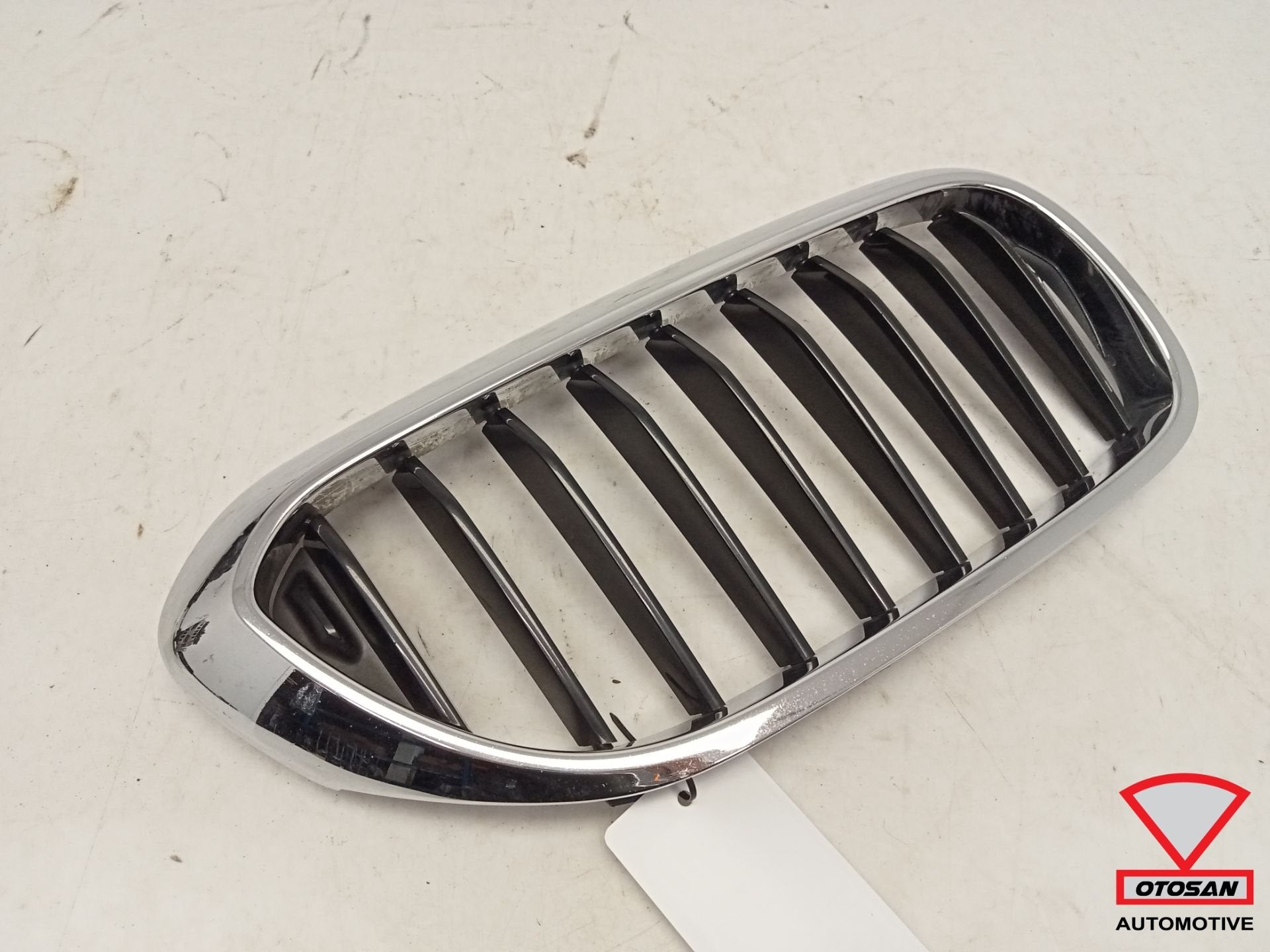 BMW 5 Serie G30 G31 Grille Nieren Rechts 51138070470, Petuelring 130
80788  Munich, DE, Gebruikt, Info@bmw.de, Rechts