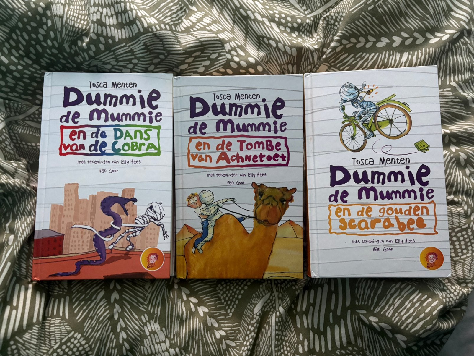 Tosca Menten – 3x Dummie de Mummi, Boeken, Ophalen of Verzenden, Zo goed als nieuw, Verhalen