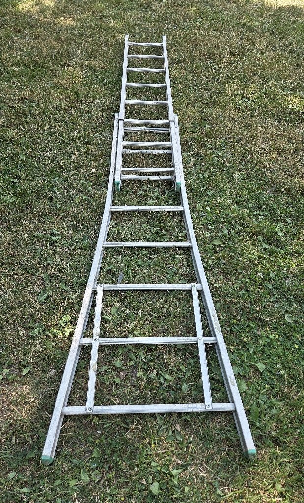 Echelle double en aluminium, Bricolage & Construction, 2 à 4 mètres, Pliable ou rétractable/escamotable, Échelle, Enlèvement