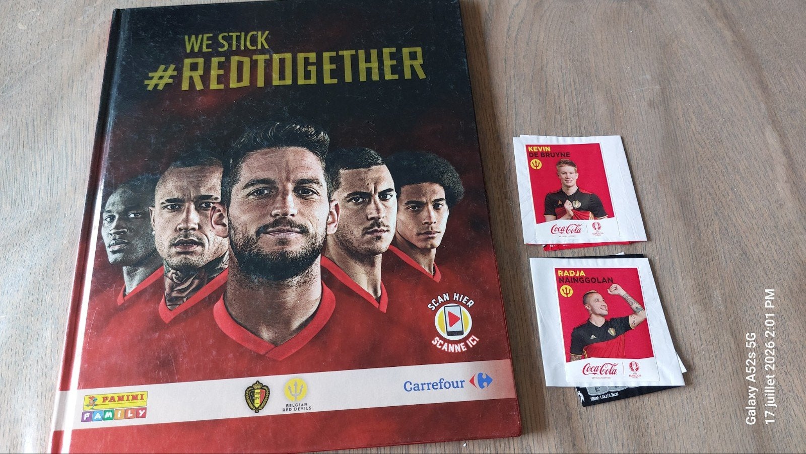 Album Panini Family  We stick Redtogether, Collections, Enlèvement ou Envoi