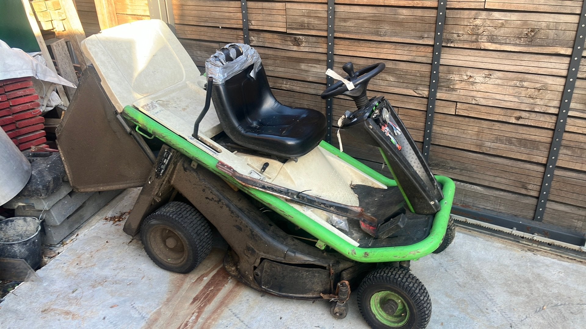Etesia hydro 80 technisch werkend maar opknapper, Tuin en Terras, Zitmaaiers, Ophalen of Verzenden, Gebruikt, Opvangbak, Minder dan 90 cm