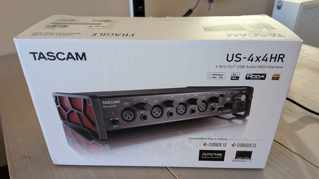 Tascam US-4x4HR USB Audio Interface, Muziek en Instrumenten, Ophalen of Verzenden, Zo goed als nieuw, Minder dan 5 kanalen, Microfooningang