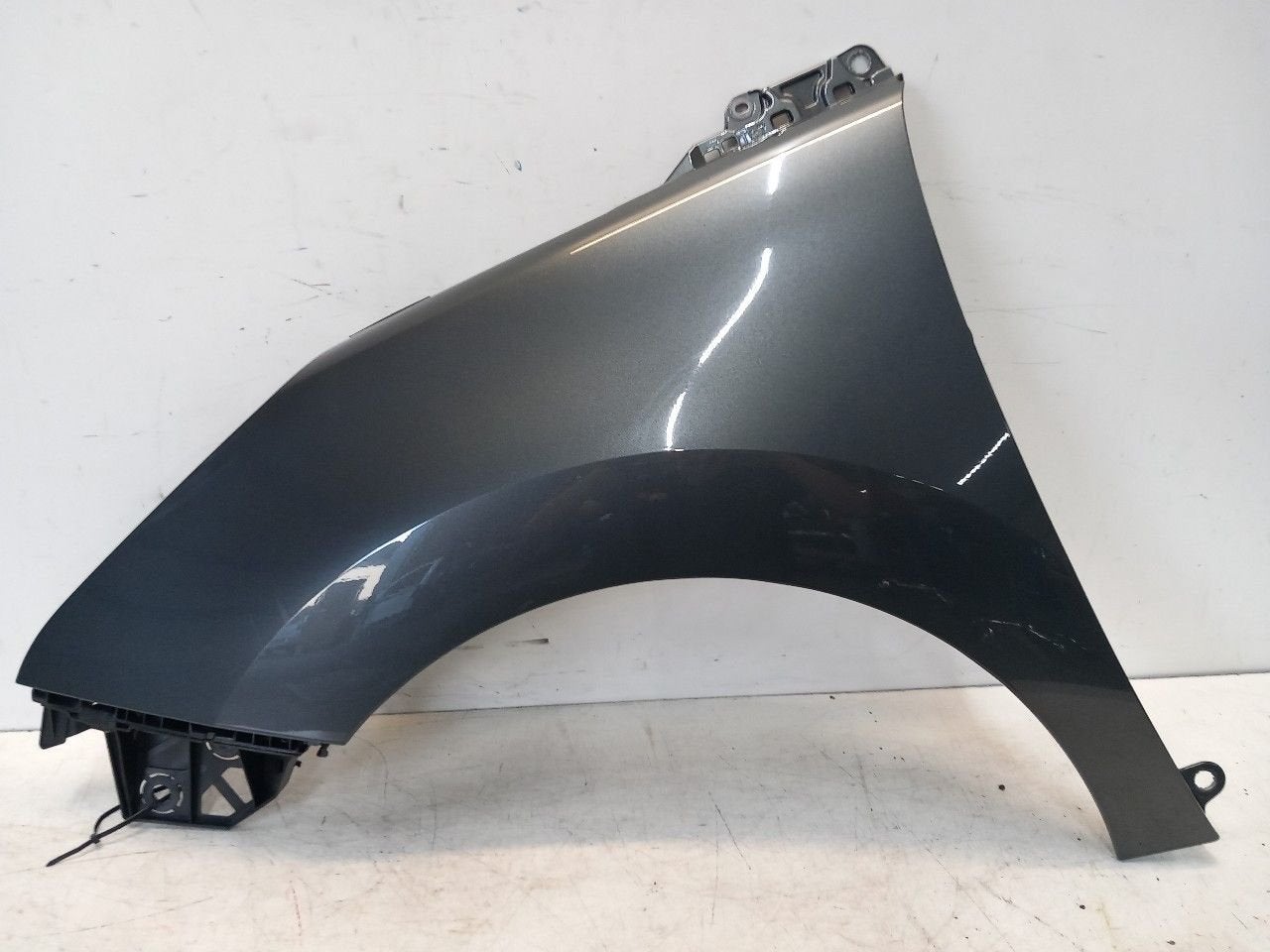 Spatbord links voor Peugeot 5008, Onderdelen@venauto.nl, Van der Ven Autorecycling B.V., Gebruikt, Ettenseweg 76, 4706 PB Roosendaal, The Netherlands