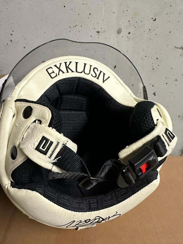 Scooterhelm, Motoren, Ophalen