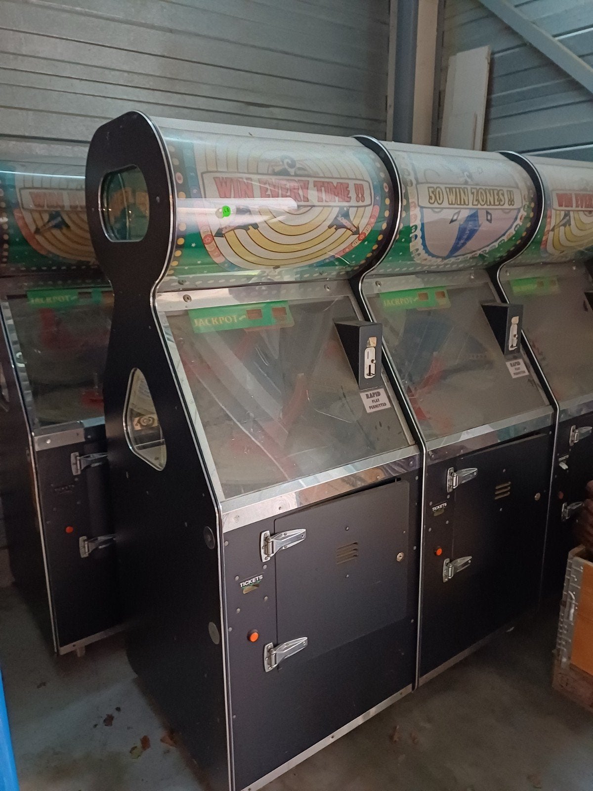 2x 3speler uit kermis, Ophalen