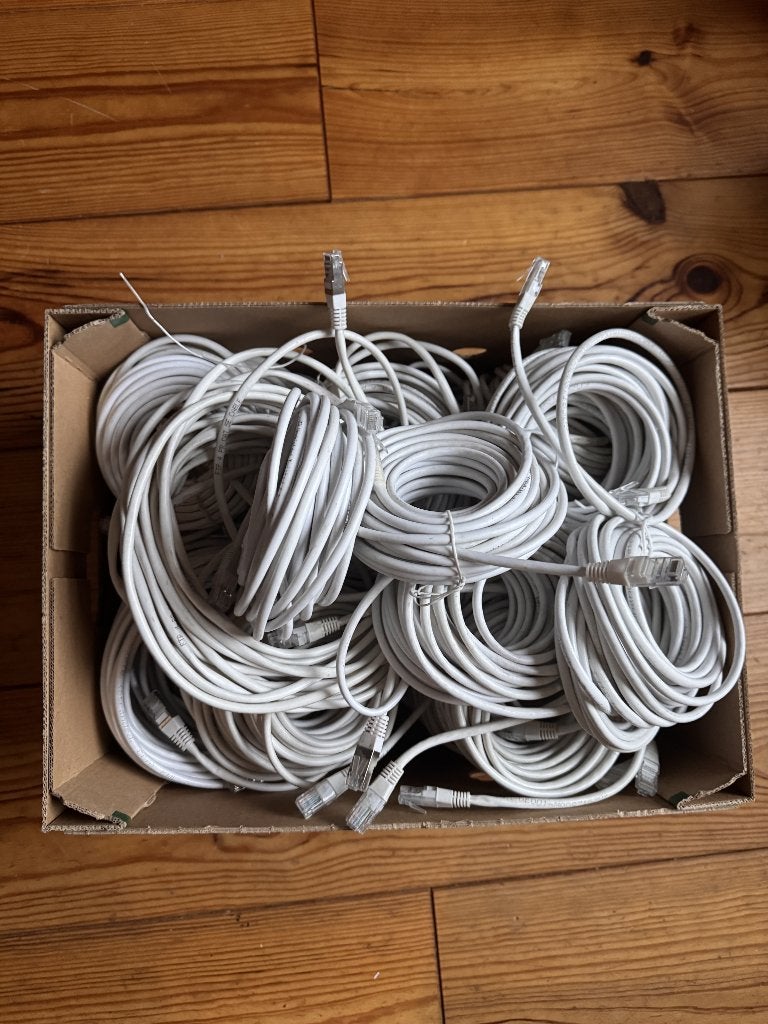Pak van 20 RJ45 Cat 5e Ethernet-netwerkkabels van 10 meter, Computers en Software, Ophalen of Verzenden, Gebruikt