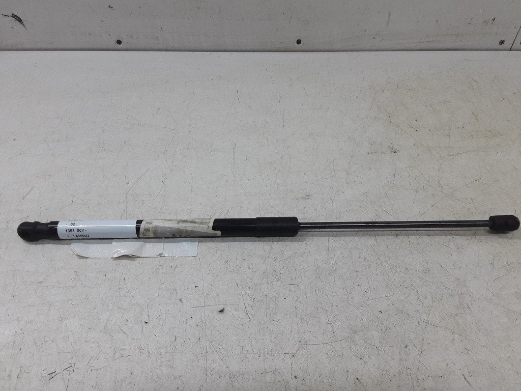 VERIN A GAZ Audi A1 (8X1 / 8XK) (8X3827552), Mevr. I. Hauben, Audi, Utilisé, Rue de l'Espoir 34 34
4030  GRIVEGNÉE, BE