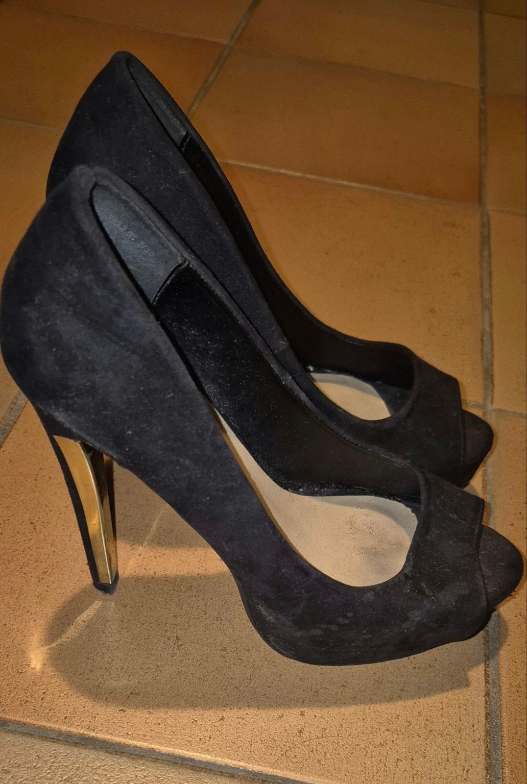 zwarte Velvet Pumps, maat 36, Vêtements | Femmes, Enlèvement, Escarpins
