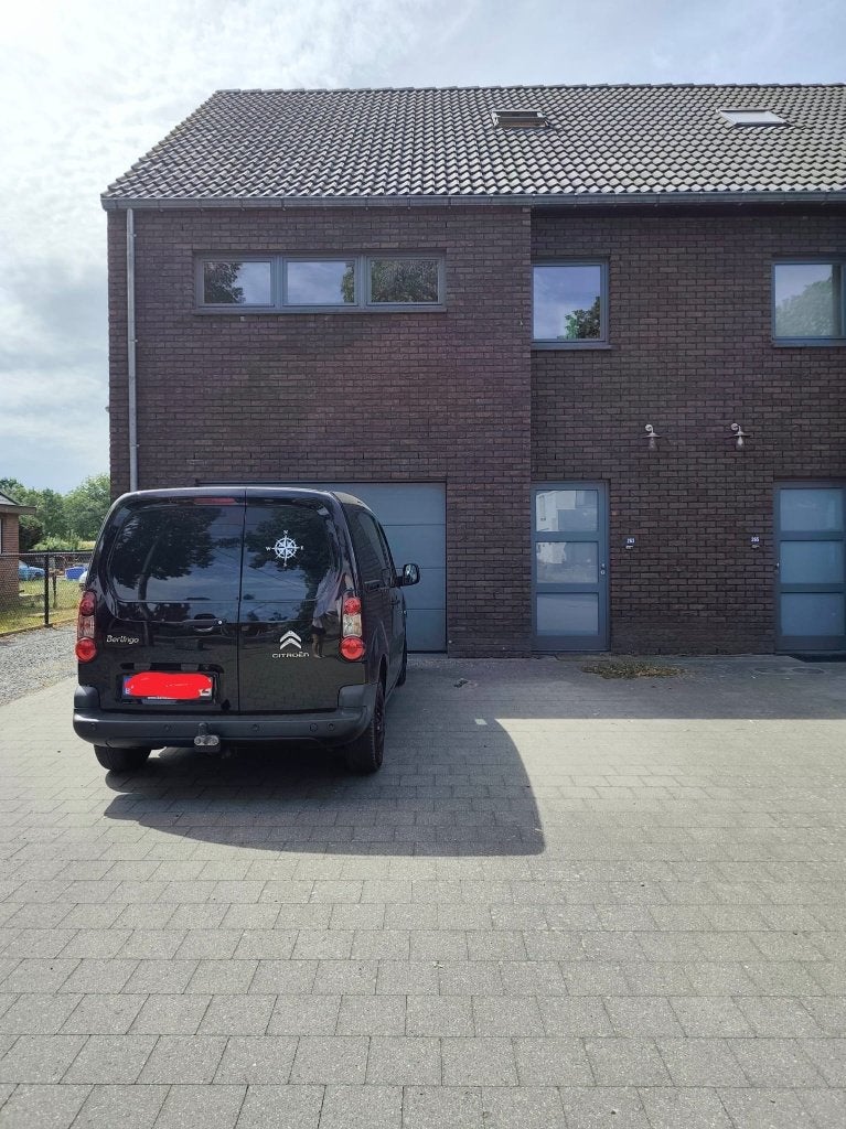 Te huur, Twee onder één kap, Direct bij eigenaar, 2 kamers, 160 m²