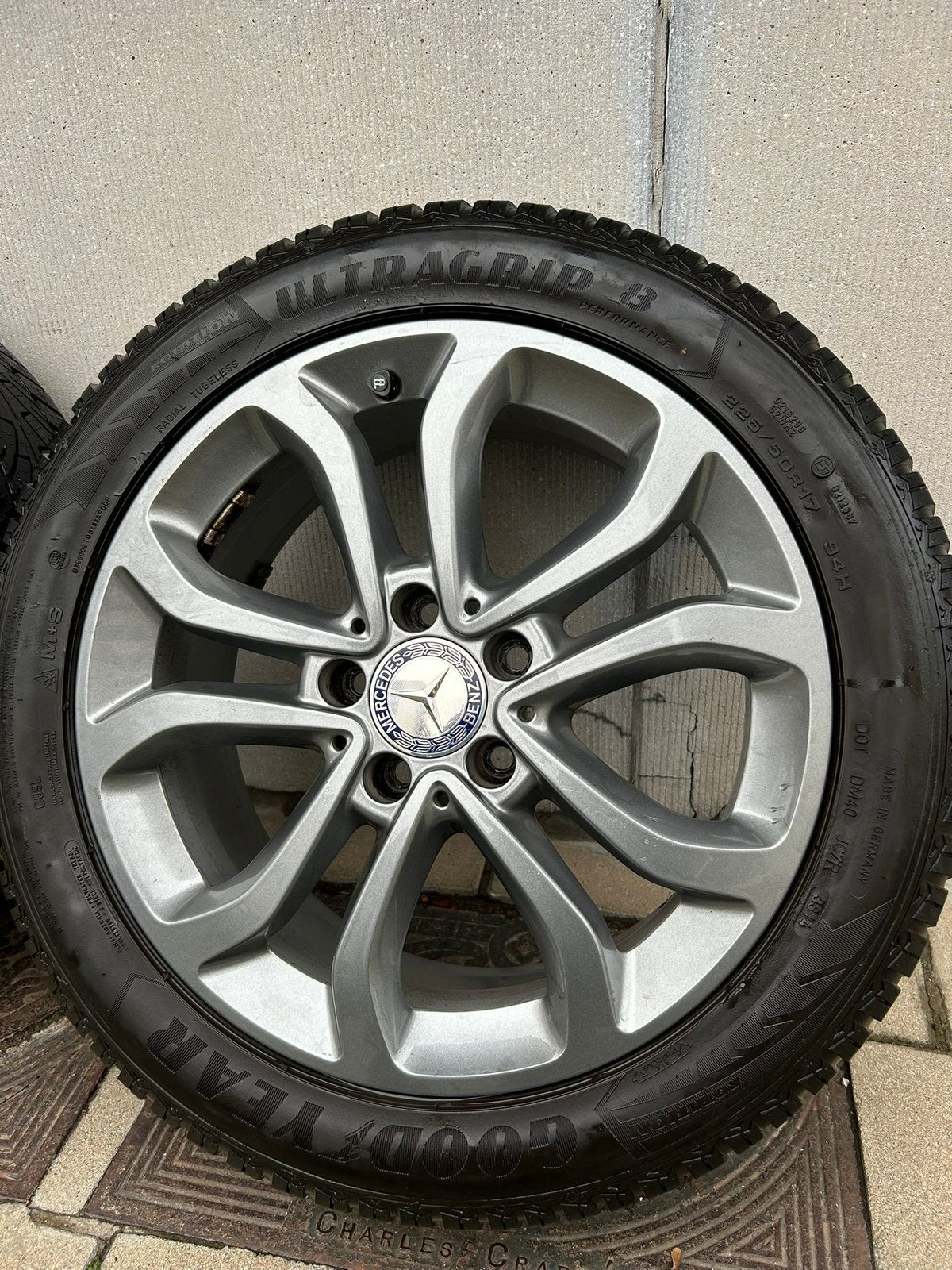 Pneus d'hiver pour Mercedes 225/50R17, Autos : Pièces & Accessoires, Pneus et Jantes, Pneus hiver, 17 pouces, Enlèvement