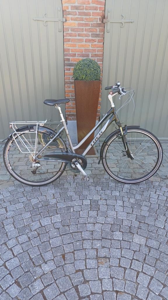 LUXE  DAMESFIETS - TREK  ( FRAMEMAAT  50 ), Ophalen