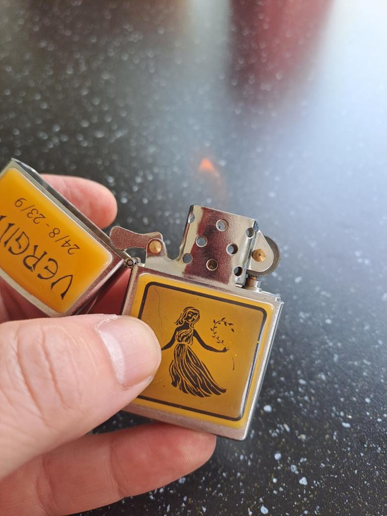 Vintage aansteker in Zippo-stijl, Verzamelen, Rookartikelen, Aanstekers en Luciferdoosjes, Aansteker