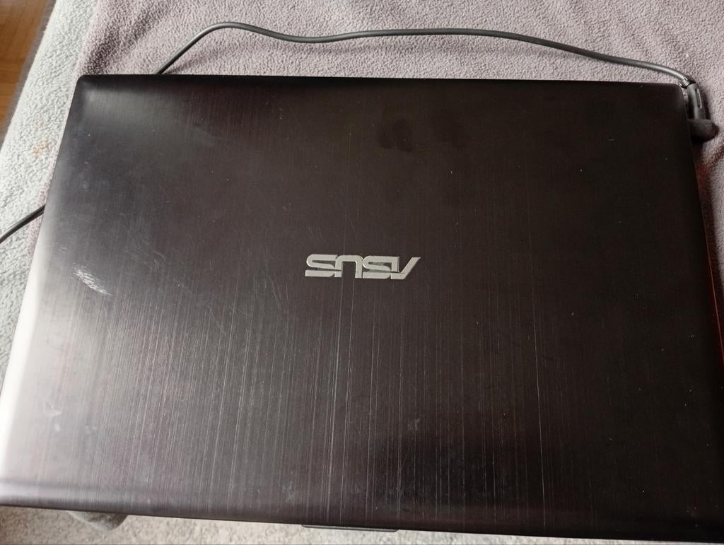Asus VivoBook S300C – Ordinateur portable fiable et compact, Enlèvement, 4 GB, SSD