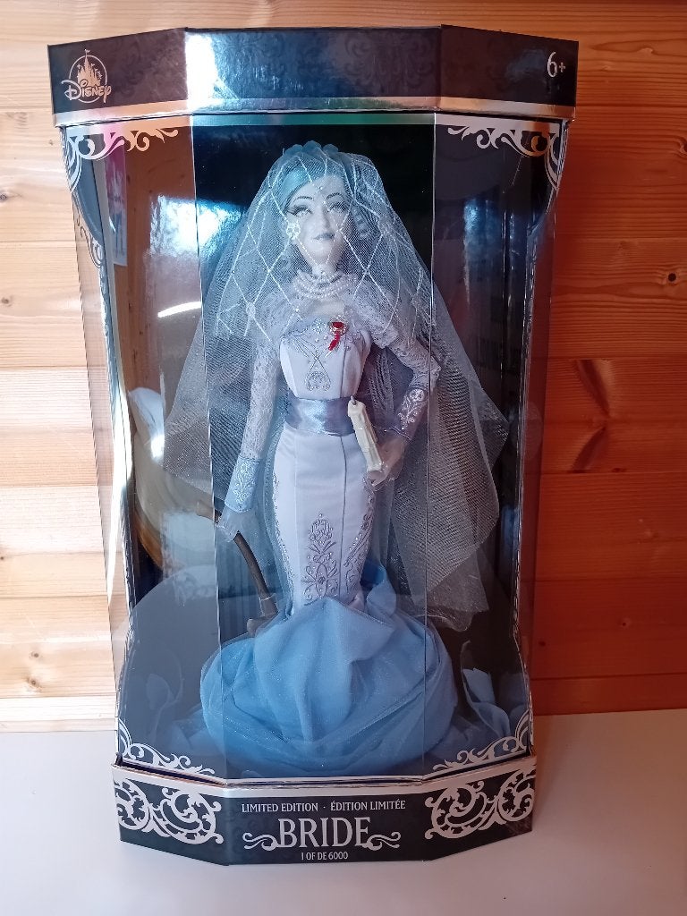 Disney limited edition doll haunted mansion, Enlèvement ou Envoi, Autres personnages, Neuf, Statue ou Figurine