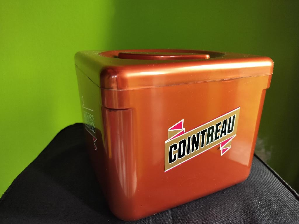 Vintage Cointreau Collector’s Box / IJsemmer – 20x20x17 cm, Ophalen