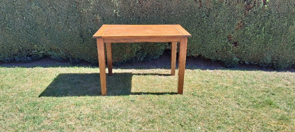 Zeer mooie hoge terrastafel ;  hout ; bevragen in Geel ;, Tuin en Terras, Tuintafels, Ophalen, Rechthoekig, Hout