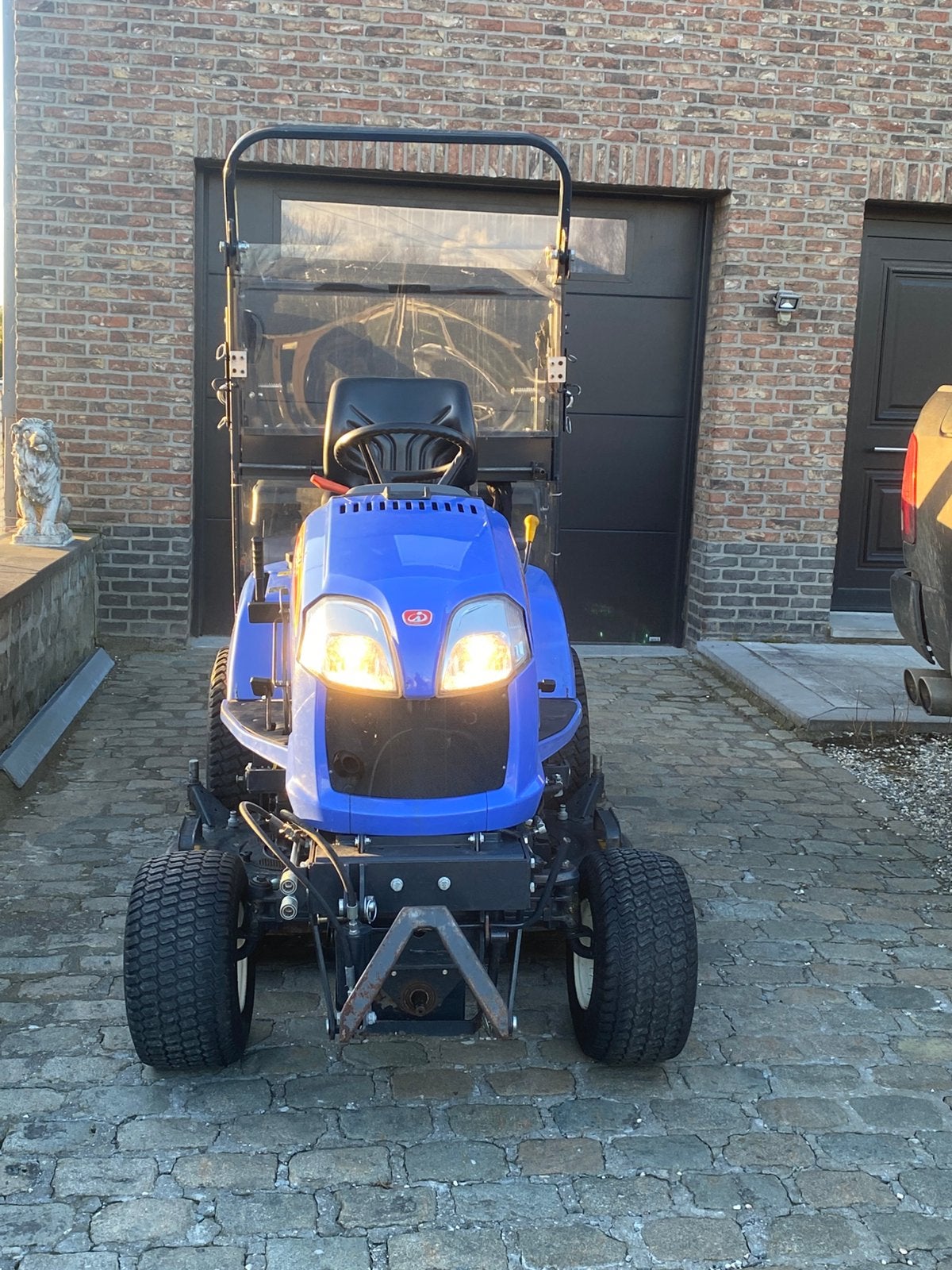 Tondeuse autoportée professionnelle Viseki à haut débit, Enlèvement, Utilisé, Démarrage électrique, 120 cm ou plus