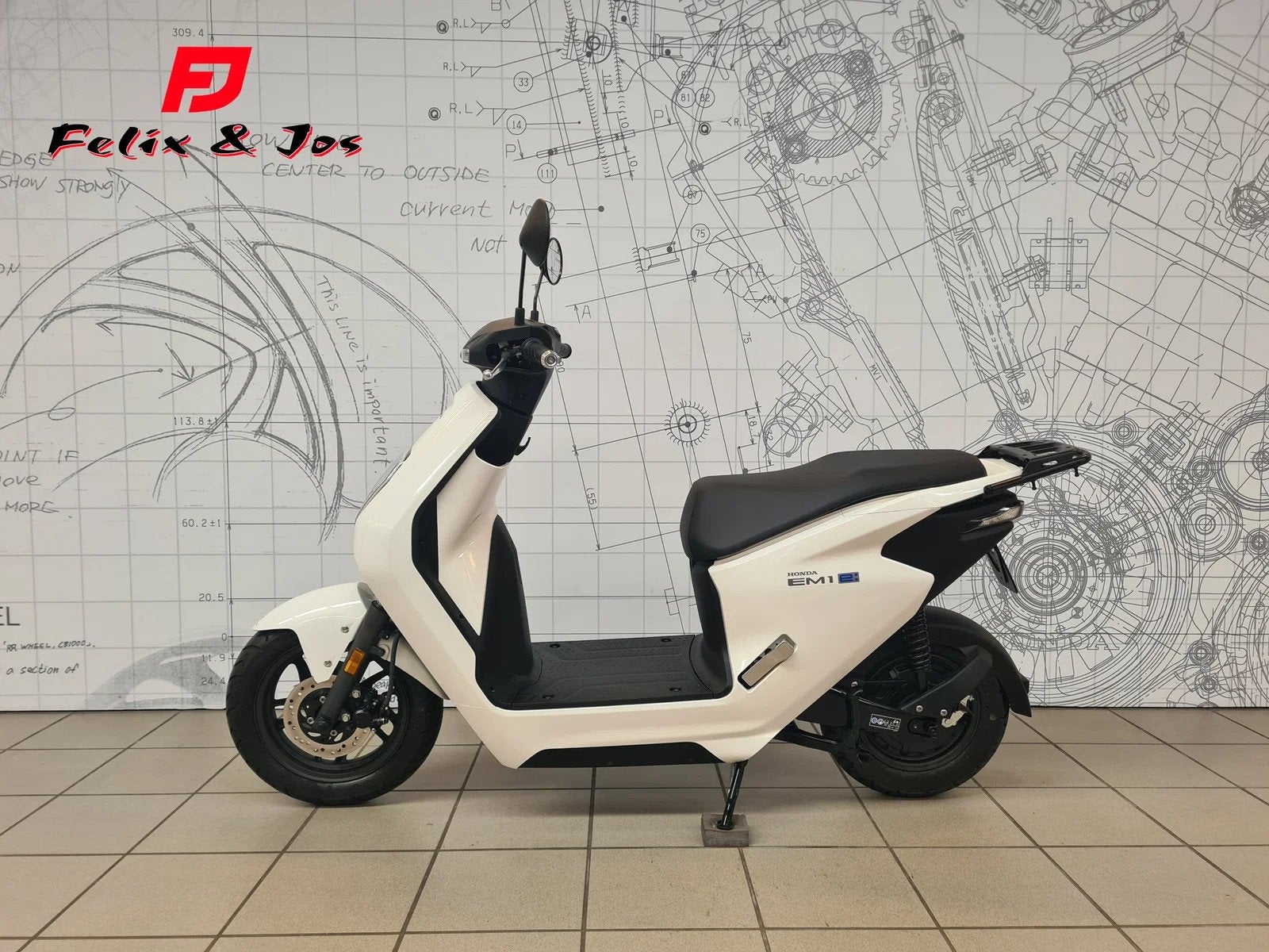 Honda EM1e (Rijbewijs AM) (bj 2024), Scooter, 11 kW of minder, Automaat, Gebruikt