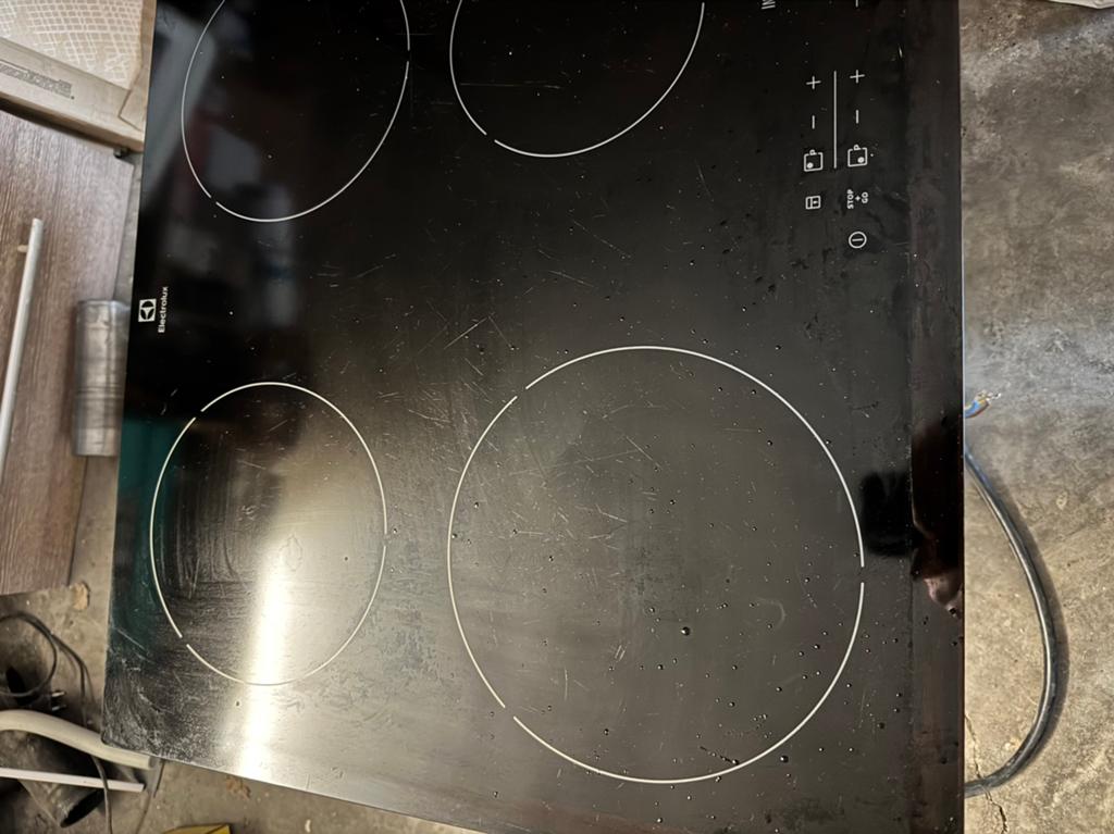 Inductiekookplaat Eletrolux, Elektronische apparatuur, Kookplaten, Ophalen, Gebruikt, 4 kookzones, Inbouw