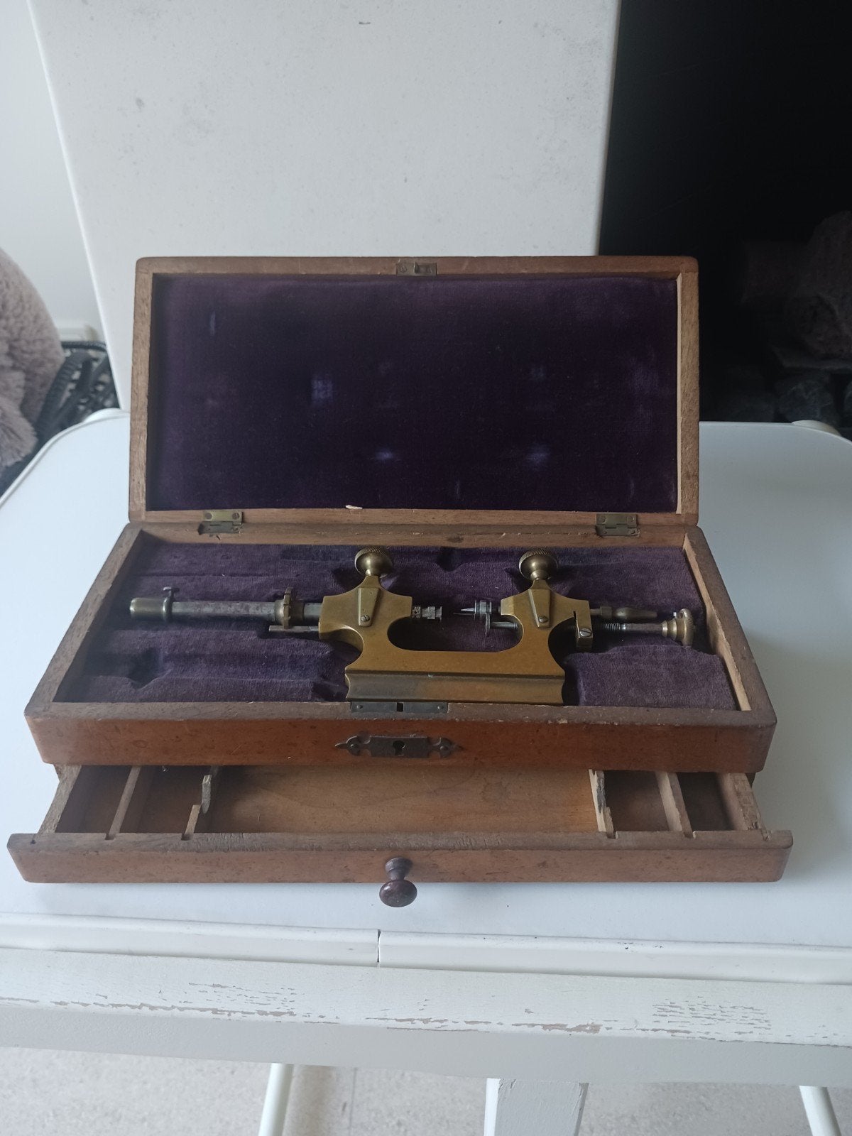 Antieke horlogemakersdraaibank in originele houten kist – me, Antiquités & Art, Antiquités | Outils & Instruments, Enlèvement