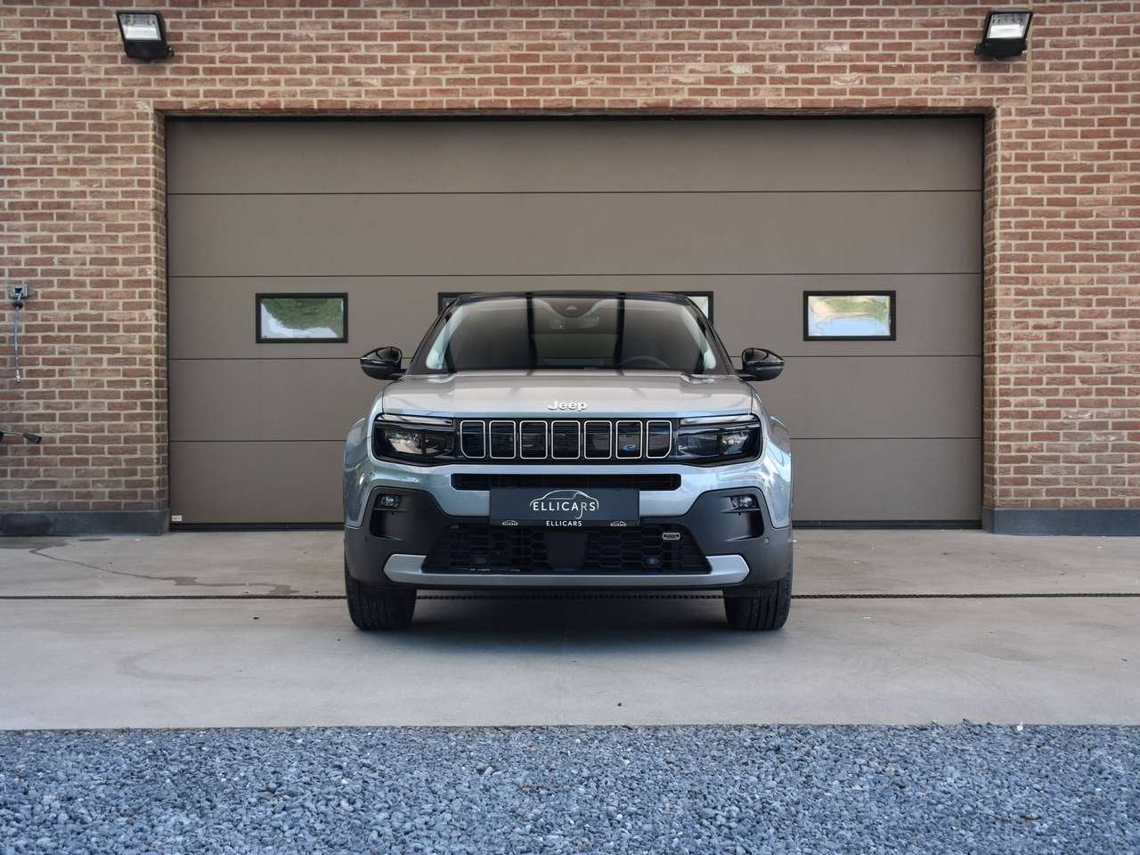Jeep Avenger 54 KWH SUMMIT / SOH 95,63% / CARPLAY / CAMERA, Zwart, 0 kg, 5 zetels, 5 deurs