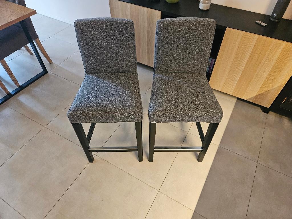 barkruk Ikea BERGMUND, Maison & Meubles, Avec repose-pieds, 2 tabourets, Comme neuf, Enlèvement