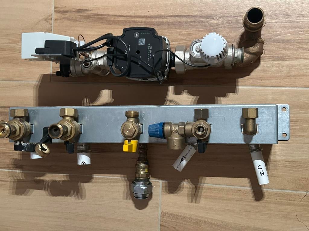 Distributeur chauffage sol, Bricolage & Construction, Enlèvement, Comme neuf