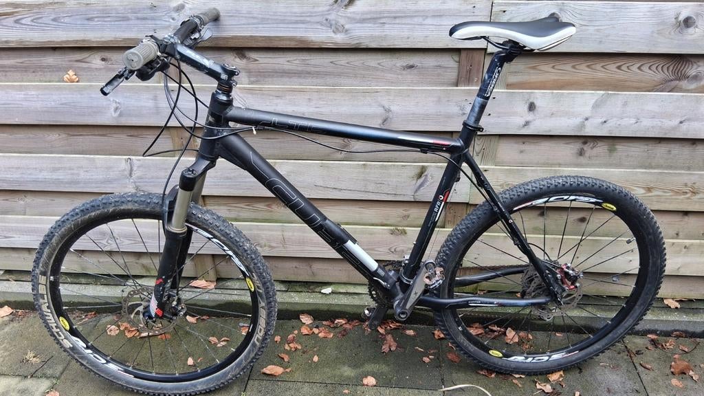Mountainbike Cube, VTT semi-rigide, Enlèvement