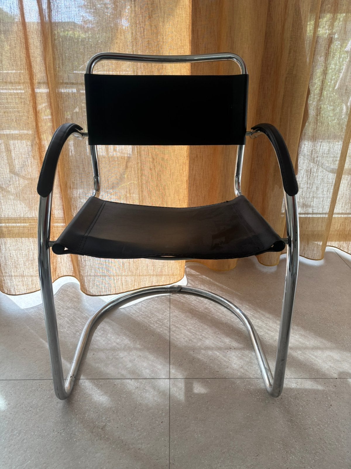 4 Bauhaus stijl-stoelen, Ophalen, Zo goed als nieuw, Zwart, Leer