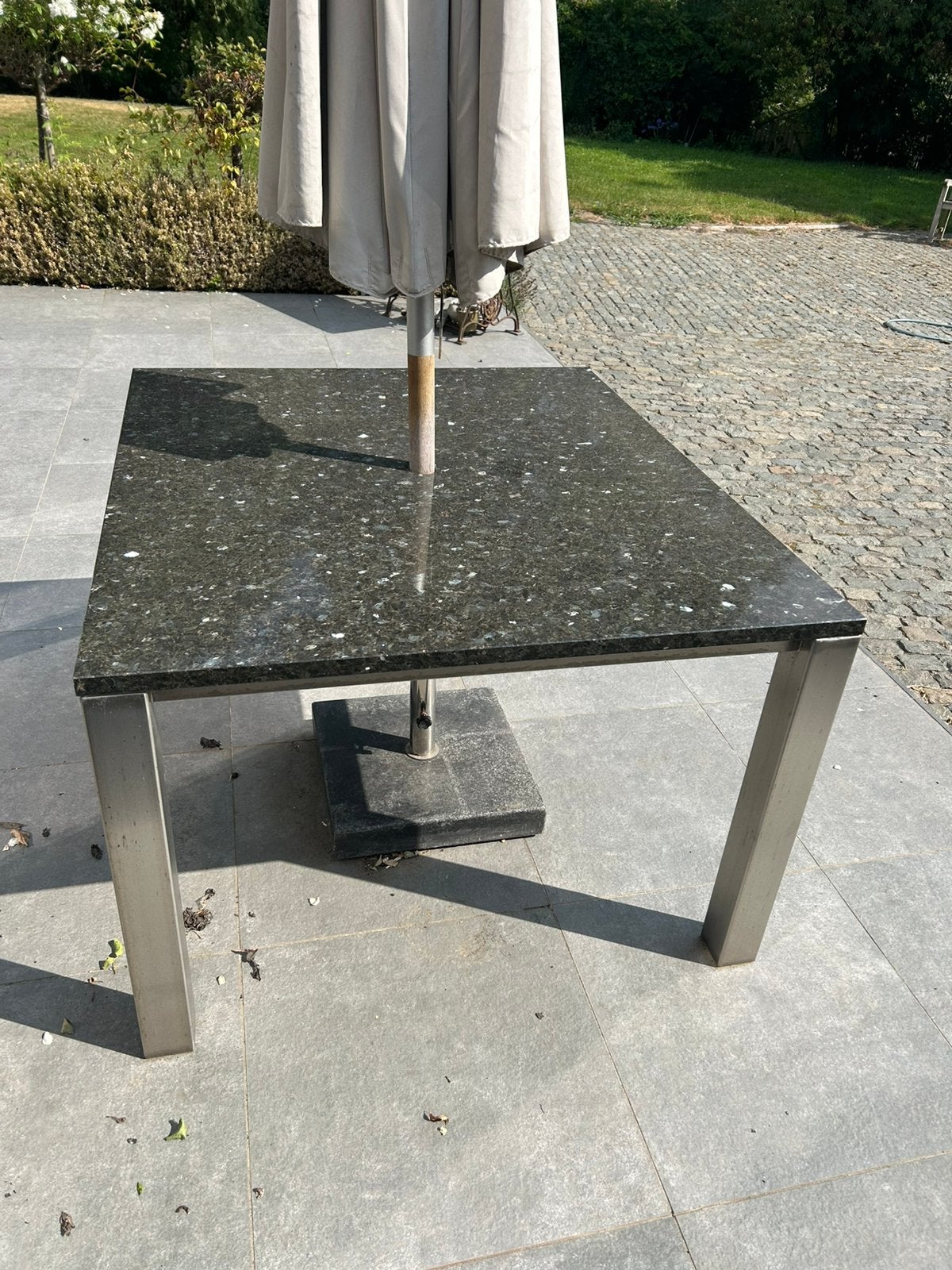 Graniet tuintafel in zijn vierkant, Tuin en Terras, Ophalen, Zo goed als nieuw, Vierkant