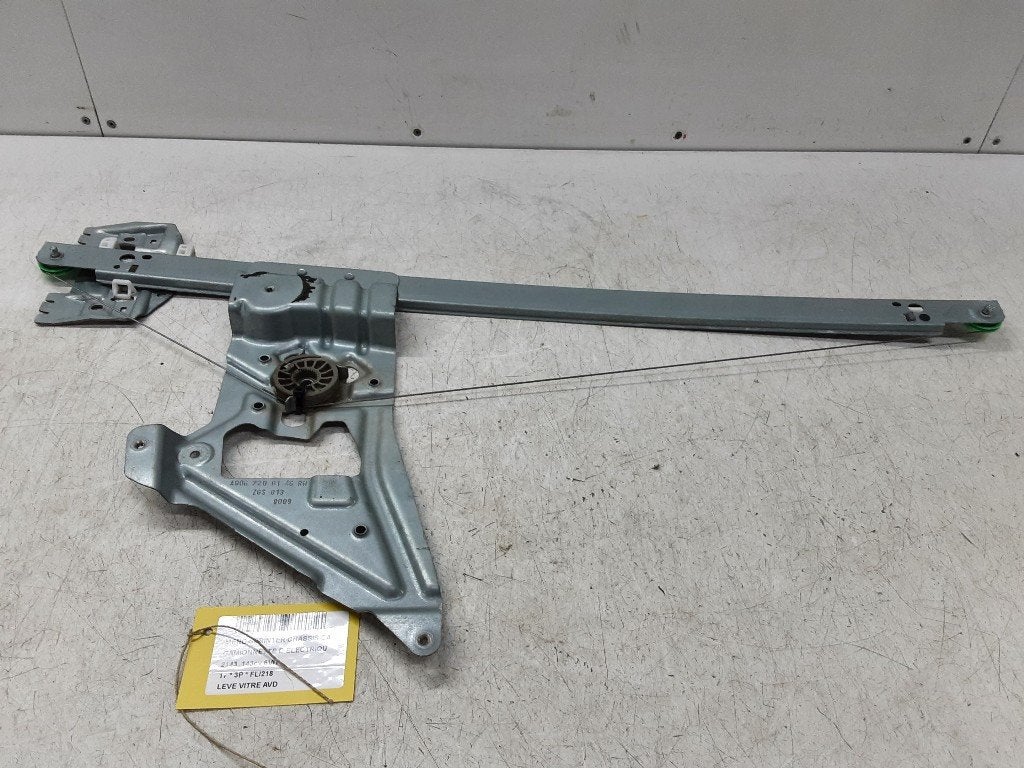 VITRE MECANISME AVANT DROIT Sprinter 3,5t (906.13 / 906.23), Autos : Pièces & Accessoires, Vitres & Accessoires, Mercedes-Benz