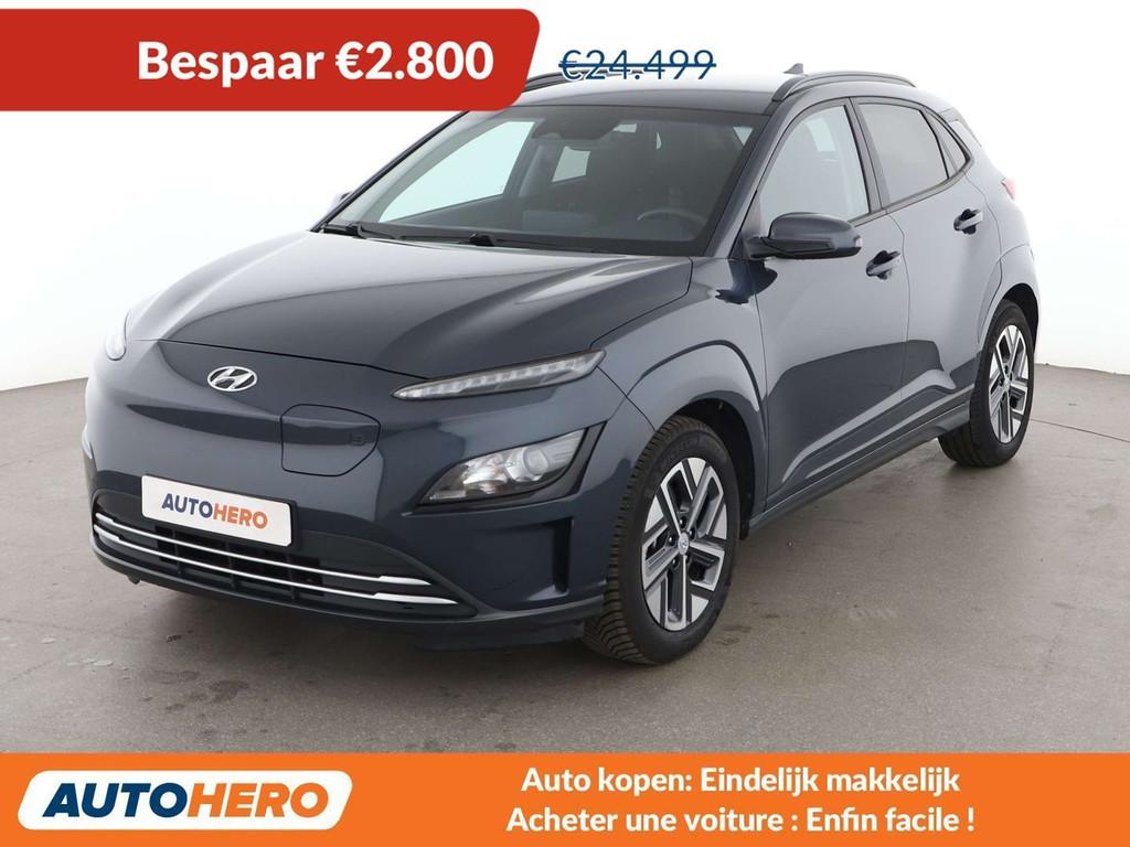 Hyundai KONA Electric drive 150 kW Select 2WD (bj 2022), Auto's, Stof, Gebruikt, Zwart, Blauw