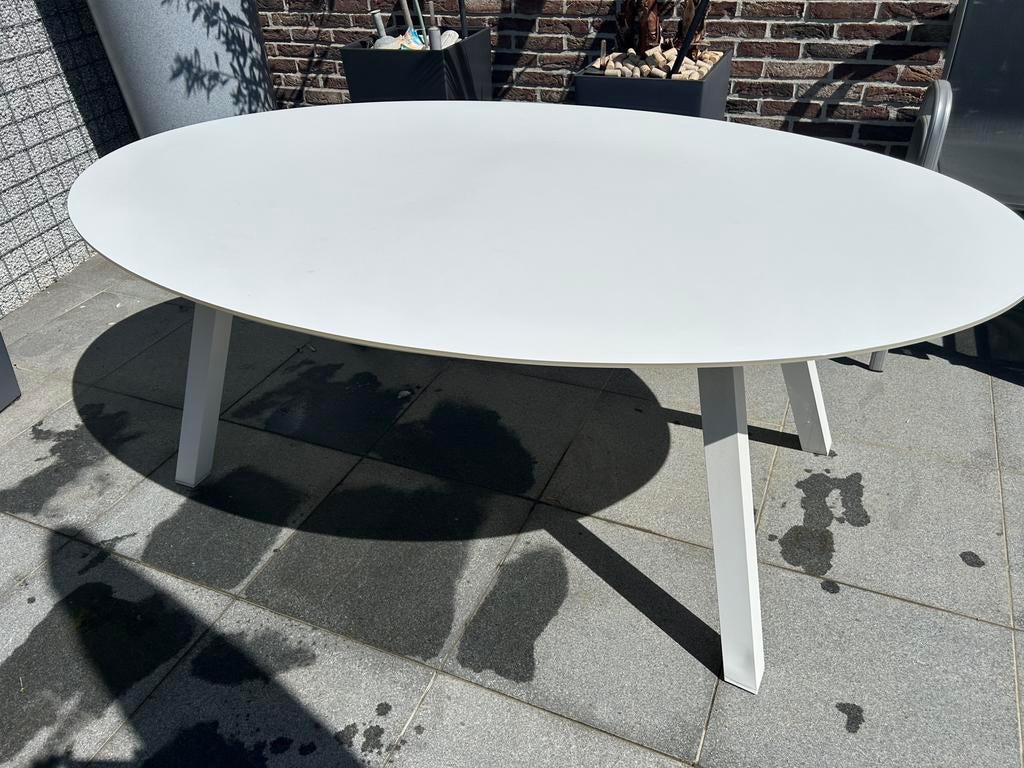 Bristol ovale tuintafel met wit glazen blad, Ophalen, Zo goed als nieuw, Aluminium