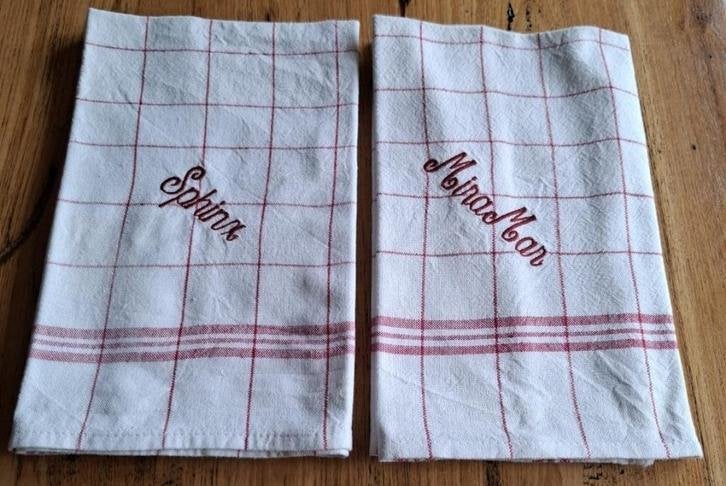 2 Theedoeken, wit met rode strepen, tekst , Miramar & Sphinx, Huis en Inrichting, Keuken | Textiel, Gebruikt, -, Wit, -