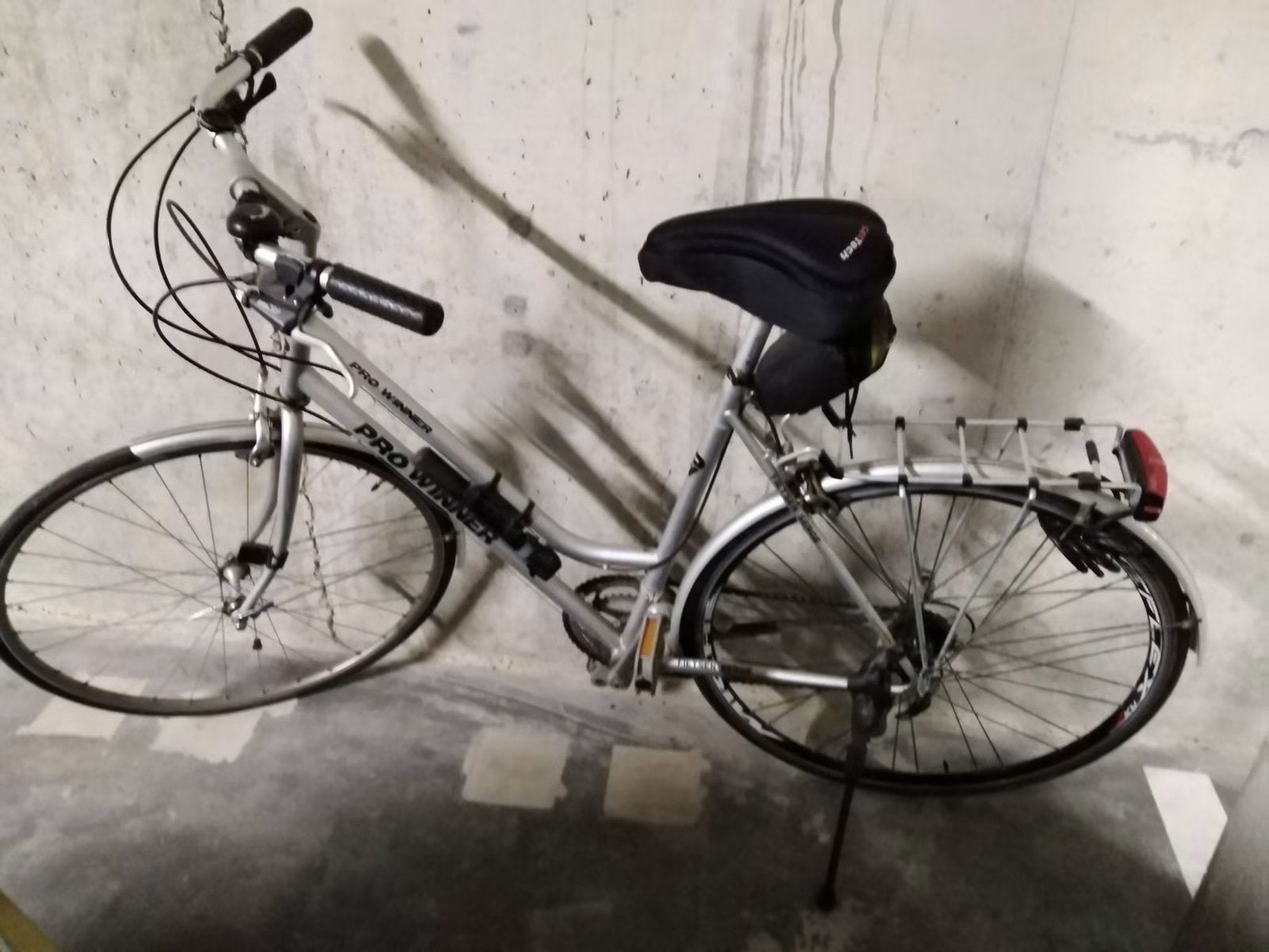 Damesfiets, Ophalen