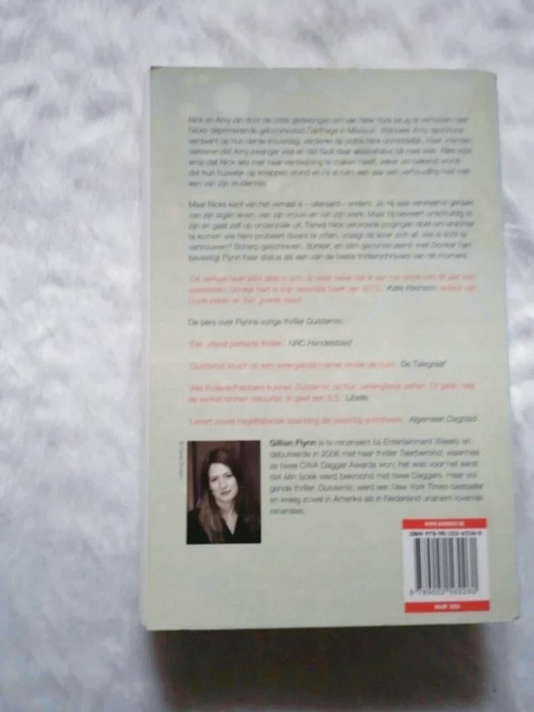Boek: Gillian Flynn - Donker Hart, Ophalen of Verzenden, Gelezen, Gillian Flynn