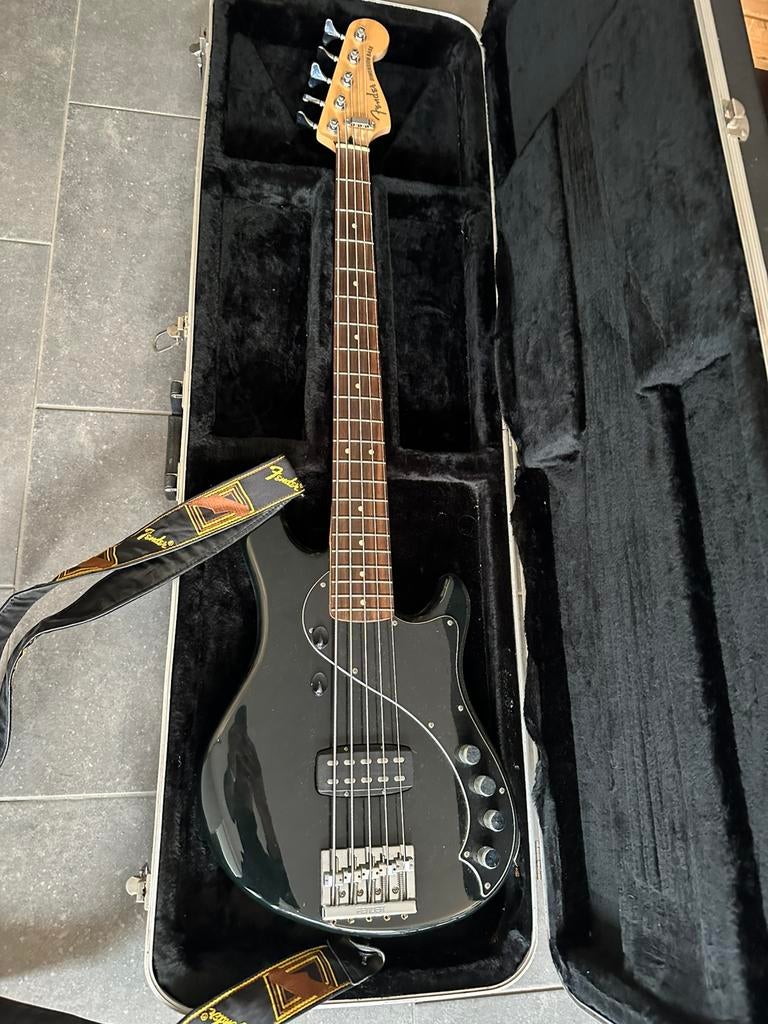 Fender Dimension bas zwart 5 string, Muziek en Instrumenten, Snaarinstrumenten | Gitaren | Bas, Ophalen, Gebruikt, Elektrisch
