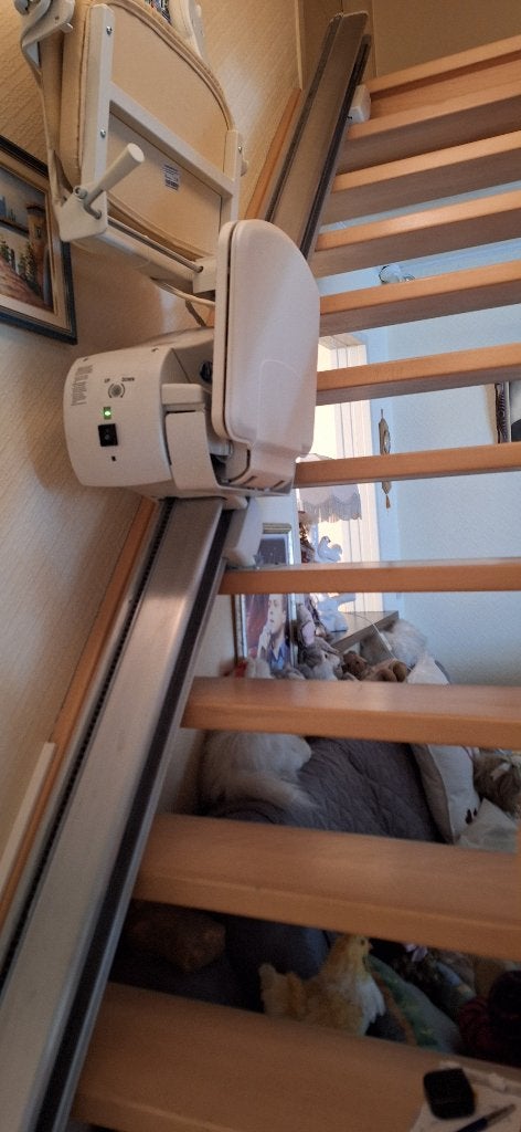 Traplift Minivator 950 recht voor linkse montage., Diversen, Trapliften, Ophalen, Zo goed als nieuw, Recht