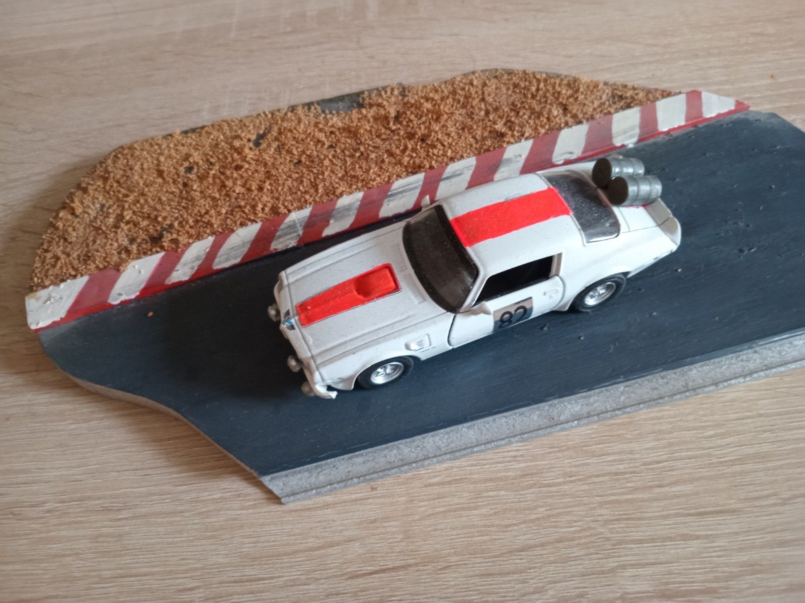diorama Pontiac, Ophalen