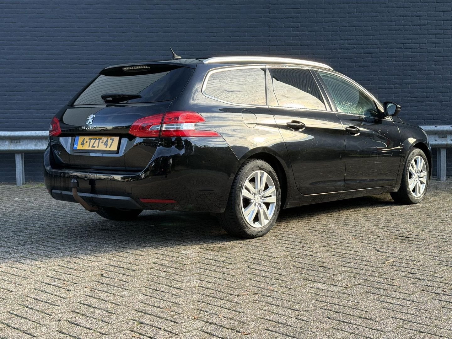 Peugeot 308 SW 1.6 BlueHDI Blue Lease Executive | Pano | Cru, Auto's, 85 g/km, Zwart, Te koop, Verwarmde buitenspiegels