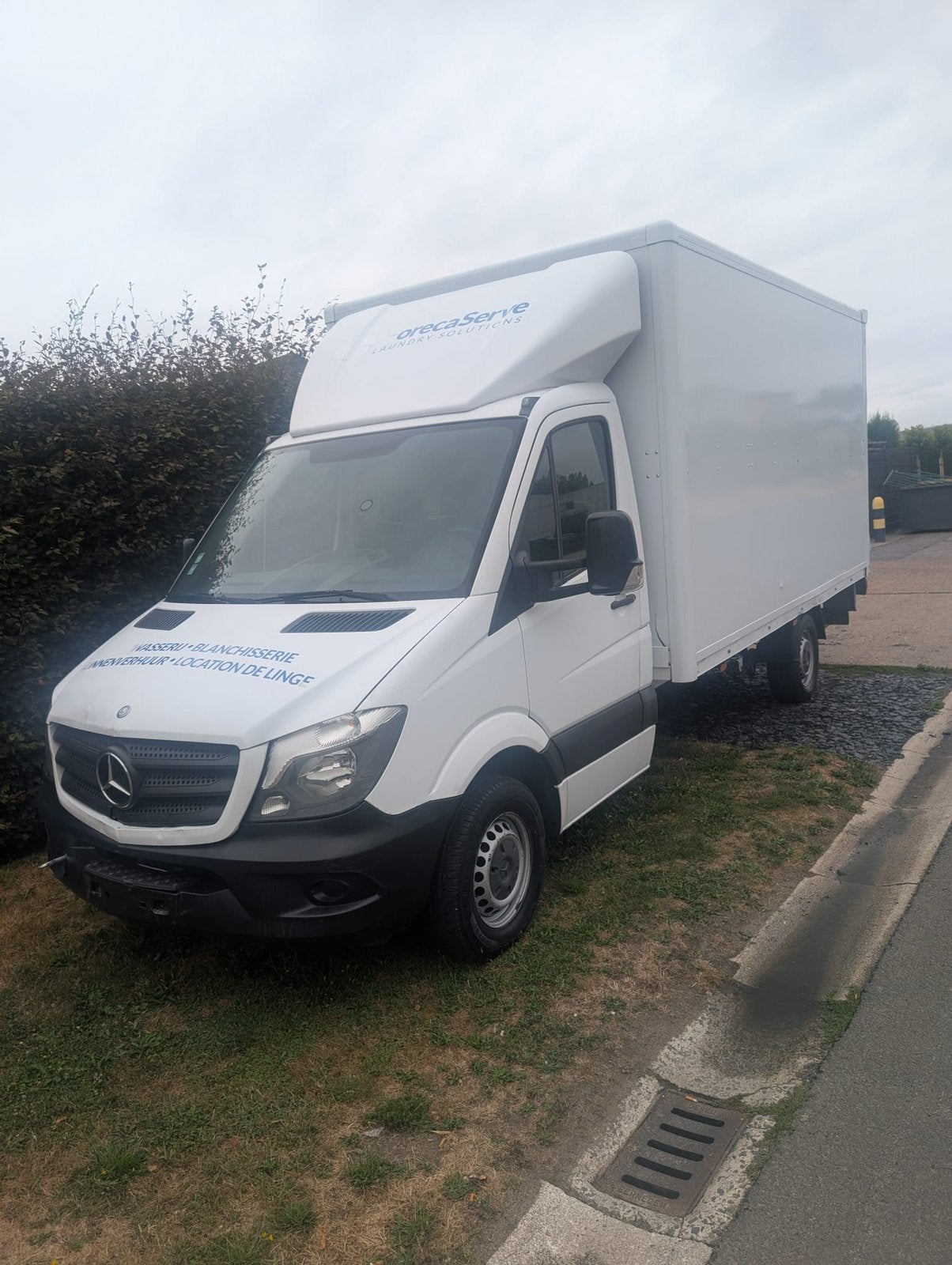 MERCEDES SPRINTER MODEL 2015 385000 km motor probleem, Auto's, Bestelwagens en Lichte vracht, Bedrijf, Te koop