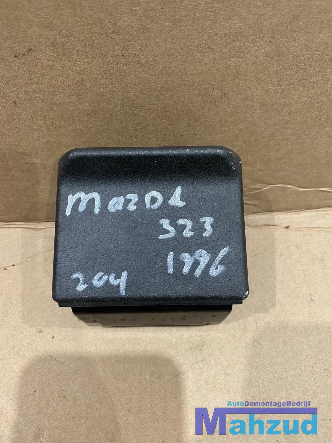 MAZDA 323 F V Asbak 1994-1998, Gebruikt, Shinchi, Fuchu-Cho 3-1
730-8670  Hiroshima, Mazda Motor Corporation, Info@mazda.co.jp