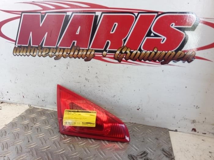 Feu arrière gauche d'un Mitsubishi Colt, -, -, 3 mois de garantie, Utilisé