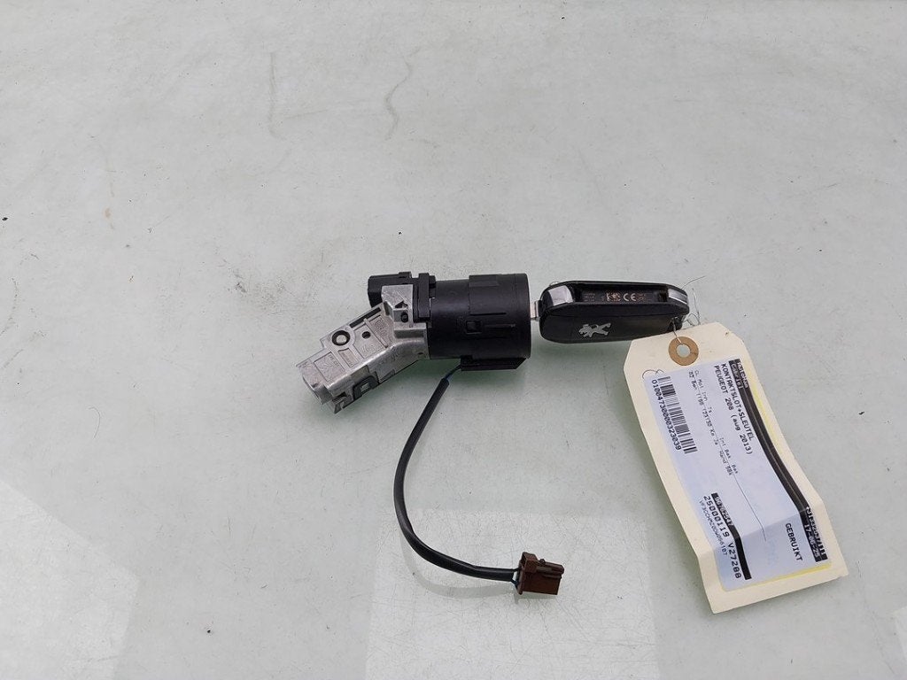 NEIMAN / COMMUTATEUR D ALLUMAGE + CLEF (|1608682880|16170212, Autos : Pièces & Accessoires, Kontakt-peugeot@peugeot.com, Utilisé