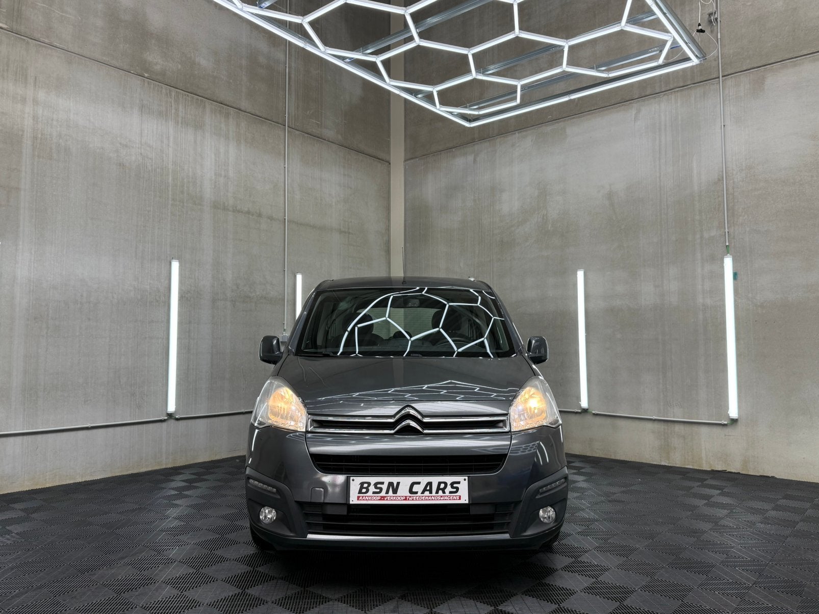CITROEN BERLINGO/5ZIT/CRUISE/AC/CAMERA/EURO6/NAVI, Auto's, Citroën, Voorwielaandrijving, Testrit aan huis, Stof, Euro 6