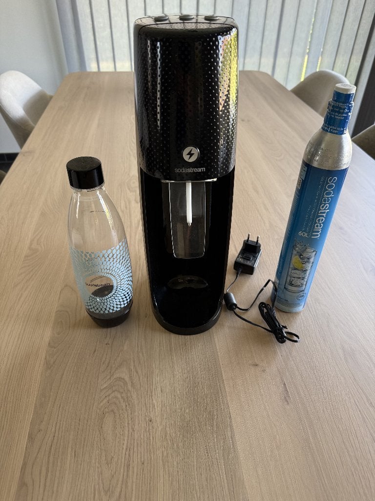 Sodastream + nieuwe CO2 Cilinder (60l), Electroménager, Machines à eau pétillante, Enlèvement, Comme neuf