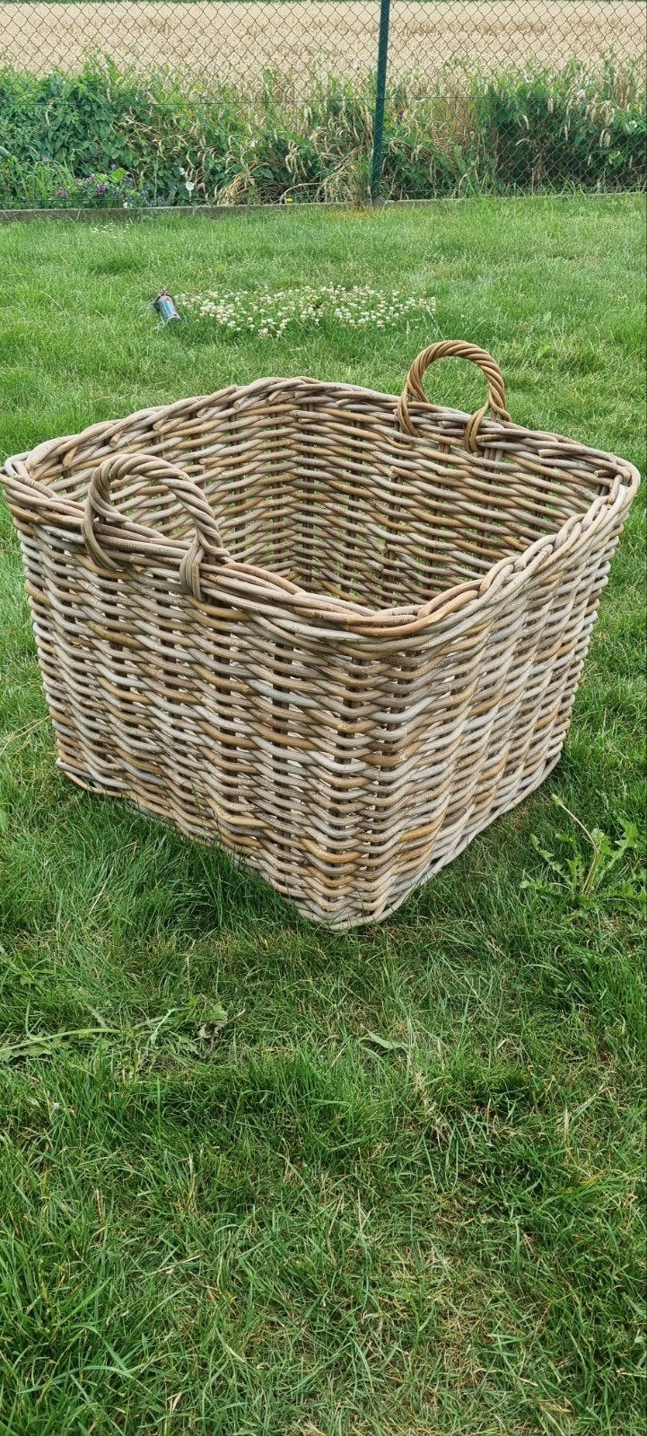 Panier en osier 60x60, Maison & Meubles, Accessoires pour la Maison | Plataux & Paniers, Enlèvement, Panier