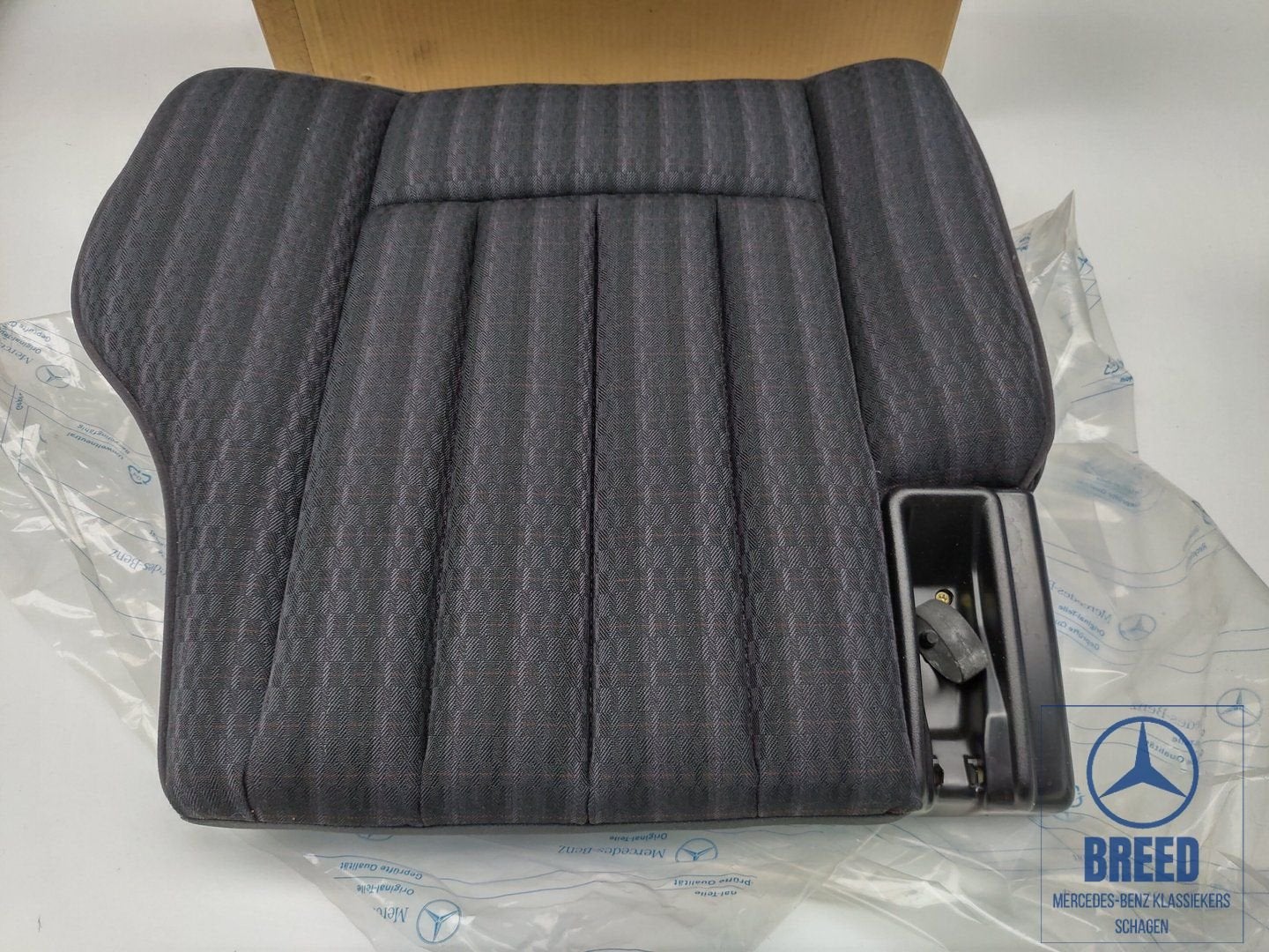 NOS rugleuning achterbank rechts zwart Mercedes W124 T-model, Neuf, -, -, Enlèvement ou Envoi