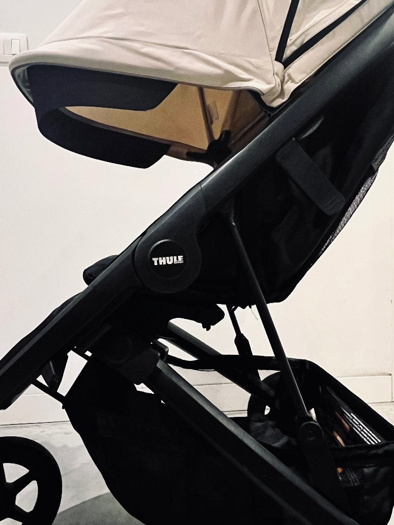 Thule Spring buggy – Soft Beige / Zwart – zeer goede staat, Enfants & Bébés, Buggys, Enlèvement, Comme neuf, Autres marques, Ombrelle